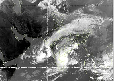 மணிக்கு 15 கி.மீ வேகத்தில் நகரும் மோந்தா புயல்!