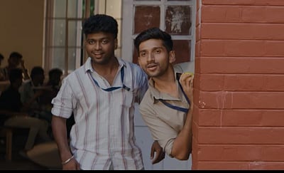 சிம்புவின் குரலில்! ஆரோமலே திரைப்பட டிரைலர்! 