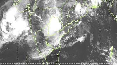 ஆழ்ந்த காற்றழுத்த தாழ்வு மண்டலமாக வலுவிழந்த மோந்தா புயல்!