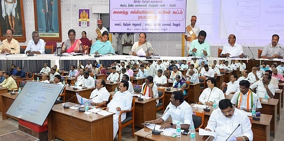 வாக்காளா் பட்டியல் திருத்தம் படம்...