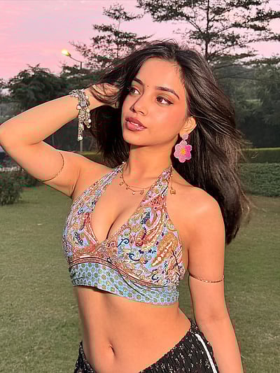 வானமும் பிங்க், நானும் பிங்க்... முஸ்கான் கரியா!