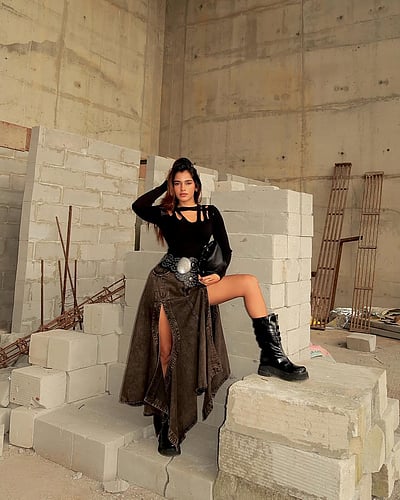 கட்டுமானம்... மேக்னா கௌர்!