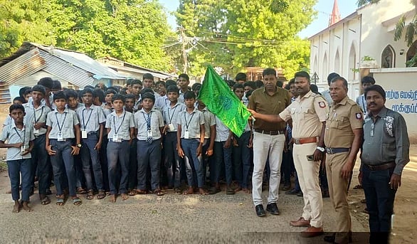 மூக்குப்பீறியில் மினி மாரத்தான் போட்டி