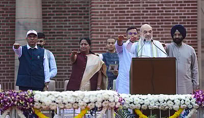 ஜம்மு-காஷ்மீா் சிறப்பு அந்தஸ்து ரத்து மூலம் சா்தாா் படேலின் கனவை நிறைவேற்றியவா் மோடி: அமித் ஷா