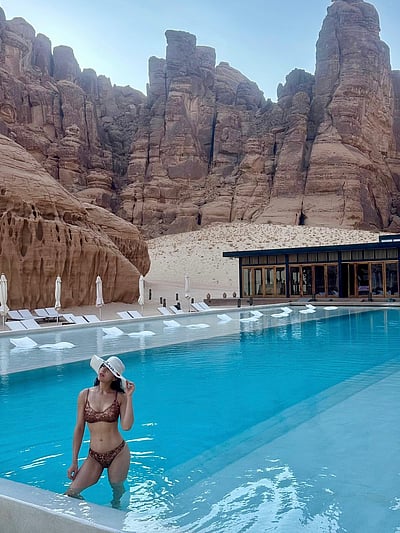 பாலைவனத்தில் குளிர்காயும் நிலா... சாரா!