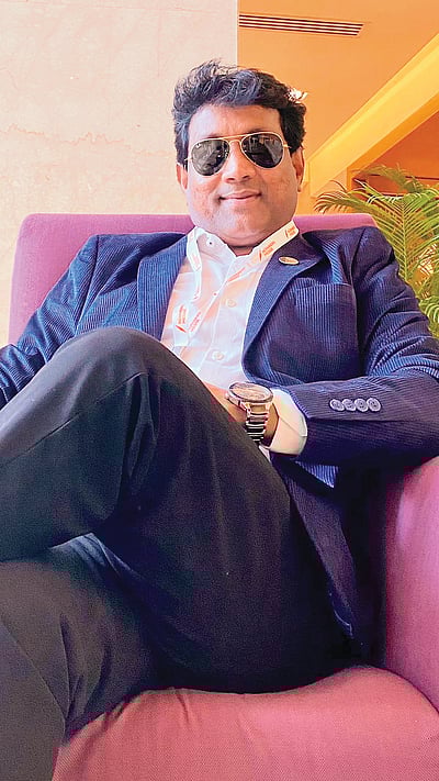 சமூக ஊடகங்களில் பயணிப்போரே உஷார்...