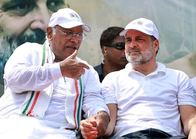 kharge - rahul gandhi