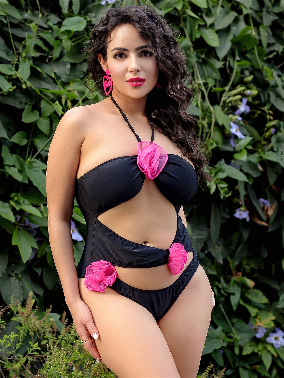 3 ரோஸஸ்... ஆஞ்சல் முஞ்சால்!