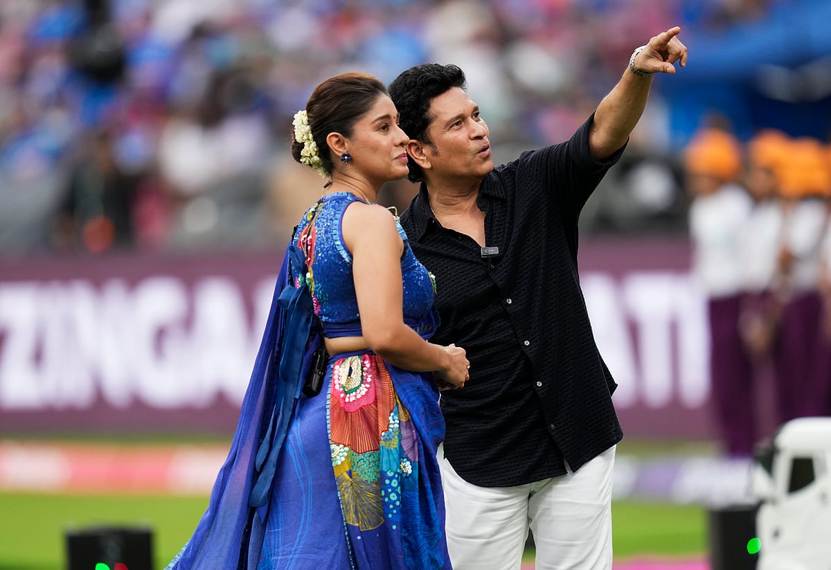 இறுதி ஆட்டத்தைக் கண்டுகளித்த சச்சின் - புகைப்படங்கள்