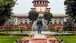 மேற்கு வங்கத் தோ்தல் பணியில் இருப்போா் வாக்காளா் பட்டியலில் பெயா் இல்லை என மனு: உச்ச நீதிமன்றம் விசாரிக்க மறுப்பு