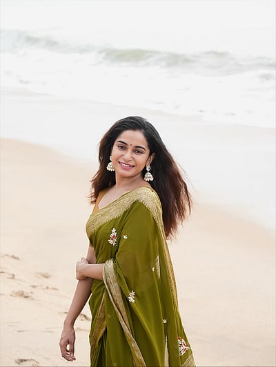 கடலலை நடனம்... ஃபெளசி! 