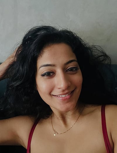 சோம்பல் கிளிக்ஸ்... அஞ்சலி நாயர்!