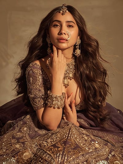 சிலையழகு... சாரா கான்!