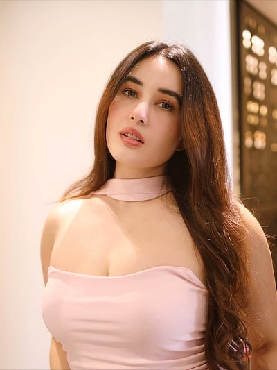 ஐஸ் கிரீம் கேர்ள்... அதிதி புத்ததோகி!