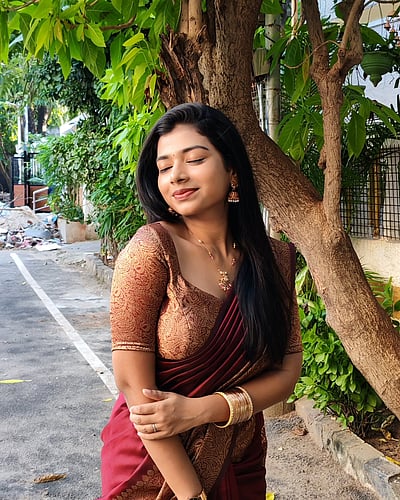 நிழலிலும் ஜொலிக்கிற நிரந்தர ஒளி... ஸ்வேதா குமார்!