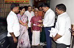 மக்கள்தொகை கணக்கெடுப்பில் கேட்க வேண்டிய 33 கேள்விகள் - மத்திய அரசு வெளியீடு