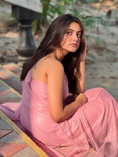 கனவைக் குடித்த மயக்கத்தில்... அயன்னா சாட்டர்ஜி!