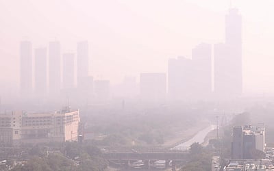 தில்லியில் காற்றின் தரம் கடந்த 7 ஆண்டுகளைவிட மேம்பட்டுள்ளது: அரசு அறிக்கை வெளியீடு