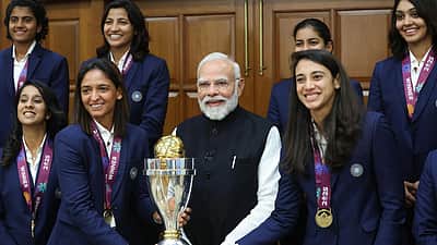 உலகக் கோப்பை வென்ற இந்திய கிரிக்கெட் அணியினரை சந்தித்த பிரதமர் மோடி! 