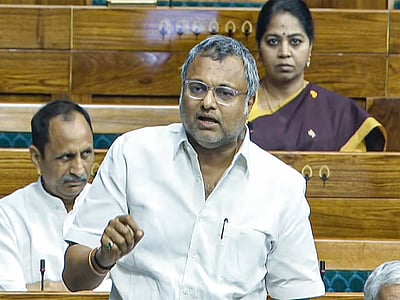 தமிழகத்தை பற்றி பிரதமருக்கும்
அமித்ஷாவுக்கும் அக்கறை இல்லை: கார்த்தி சிதம்பரம்!