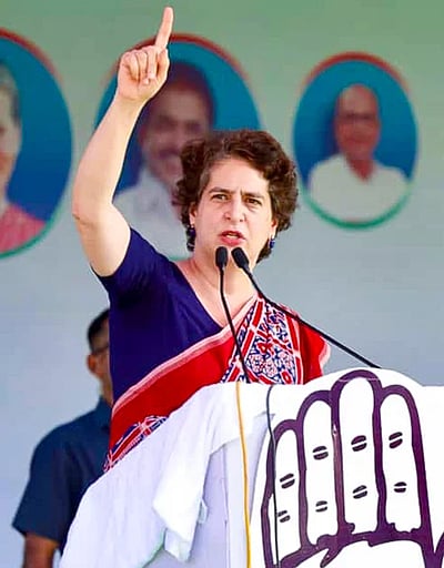 வாரிசு அரசியலை விமா்சிப்பவா்கள் முன்னோரின் தியாகத்தை புரிந்து கொள்வதில்லை- பிரியங்கா