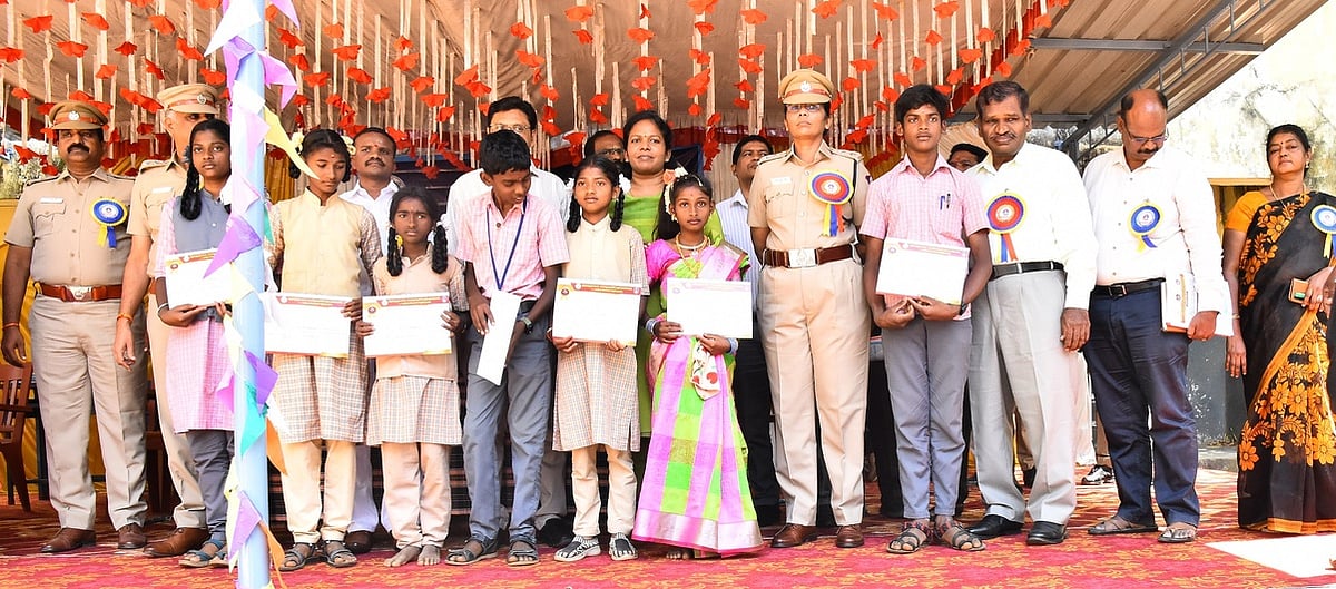 மனித உரிமைகள் விழிப்புணா்வு நிகழ்ச்சி: ஆட்சியா், எஸ்.பி பங்கேற்பு