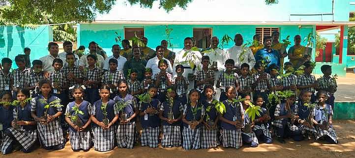 ஆலங்குளம் பள்ளியில் முப்பெரும் விழா