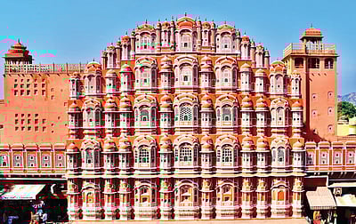 காற்றின் அரண்மனை...