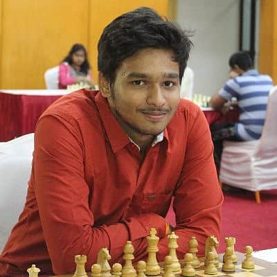 இந்தியாவின் 91-வது செஸ் கிராண்ட் மாஸ்டராக 21 வயது வி.எஸ். ராகுல்!