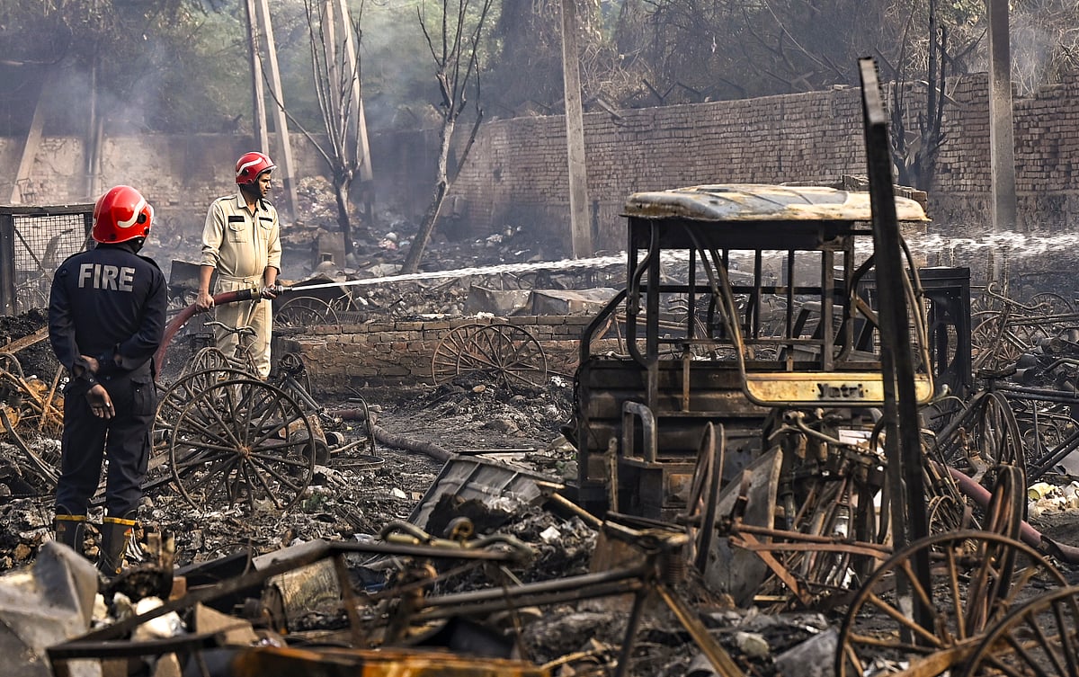 ரிதலாவில் பெரும் தீ விபத்து: ஒருவா் பலி