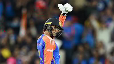 டி20 கிரிக்கெட்டில் உலக சாதனை..! அபிஷேக் சர்மாவுக்கு குவியும் வாழ்த்துகள்! 