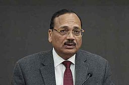 மக்களாட்சியில் சட்டம் கோட்டையாக மட்டுமே இருக்க முடியாது: உச்சநீதிமன்றத் தலைமை நீதிபதி