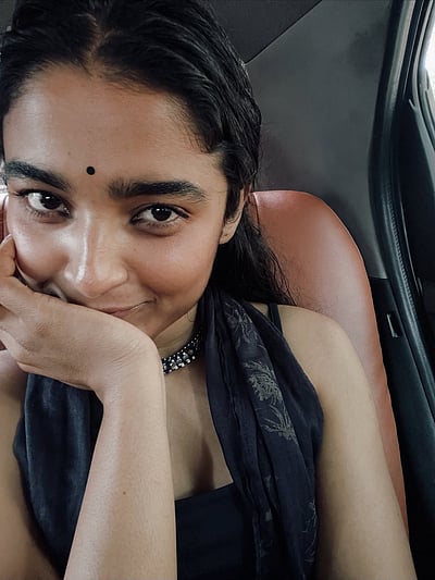 கார்மேகக் குழலி... சைத்ரா ஆச்சார்!