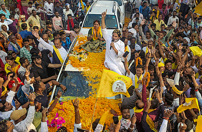 பிகாரில் 122 தொகுதிகளில் நாளை வாக்குப்பதிவு! 2 ஆம் கட்டத் தோ்தல் பிரசாரம் நிறைவு!