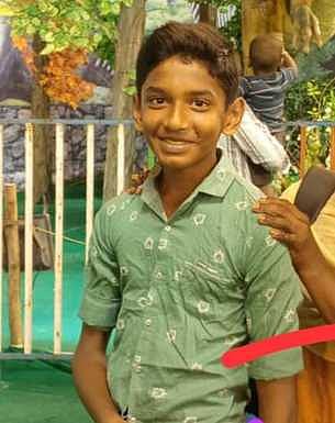 குளத்தில் மூழ்கி பள்ளி மாணவா் உயிரிழப்பு