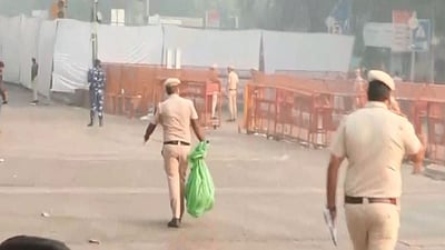 தில்லி கார் வெடிப்பு தற்கொலைப்படைத் தாக்குதலா? காவல் துறை தீவிர சோதனை! 