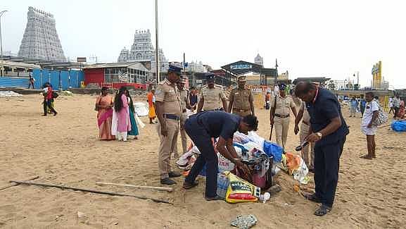 தில்லி சம்பவம் எதிரொலி: திருச்செந்தூரில் பலத்த போலீஸ் பாதுகாப்பு