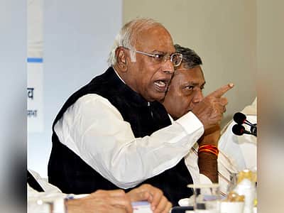 எந்தவித கருணையும் கூடாது;  கடுமையான தண்டனையால் இனி பயம் வர வேண்டும்! - கார்கே