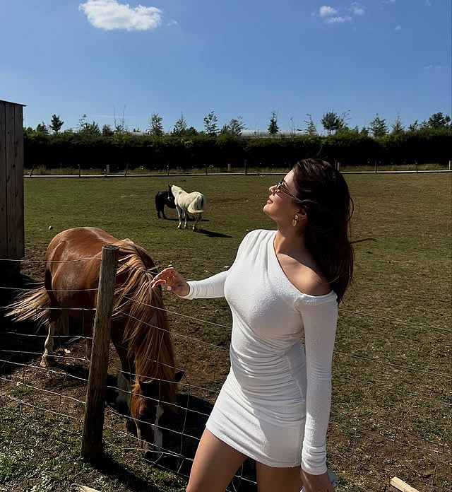 மகிழ்ச்சியின் இடம்... அவ்னீத் கௌர்!