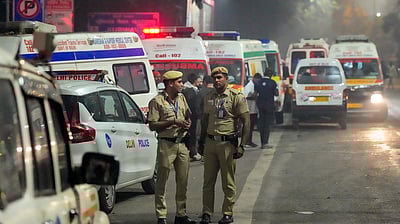 செங்கோட்டையில் பார்வையாளர்களுக்கு தடை! மெட்ரோ நிலையம் மூடல்!