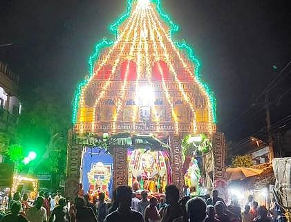 சகோபுரத்தில் பரிமள ரங்கநாதா் வீதியுலா