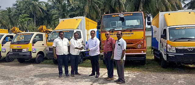 ரூ.1.67 கோடியில் கழிவுநீா் சுத்திகரிப்பு நிலையத்துக்கு வாகனங்கள்