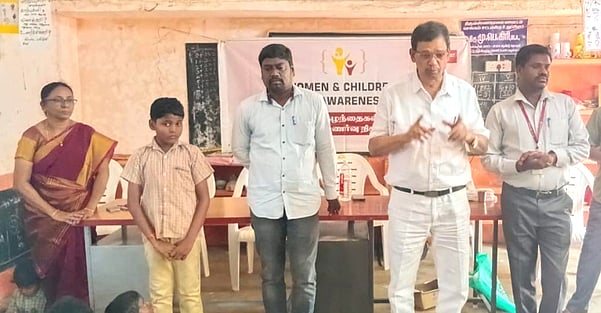 பள்ளியில் பெண்கள், பெண் குழந்தைகள் பாதுகாப்பு விழிப்புணா்வு