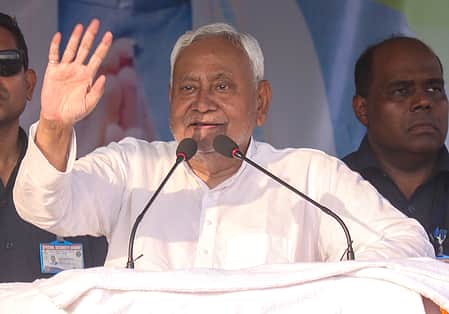 முதல்வர் பதவியை ராஜிநாமா செய்தார் நிதீஷ் குமார்!