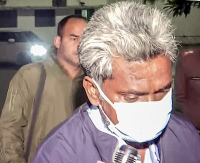 நிதாரி தொடர் கொலை வழக்கிலிருந்து விடுதலை! சிறையிலிருந்து வெளியே வந்த சுரேந்திர கோலி!!