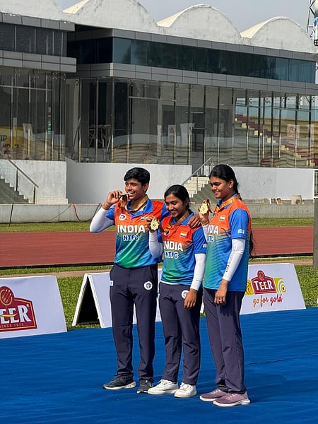 இந்தியாவுக்கு ஒரே நாளில் 3 தங்கம், 2 வெள்ளி: ஜோதி சுரேகா அசத்தல்