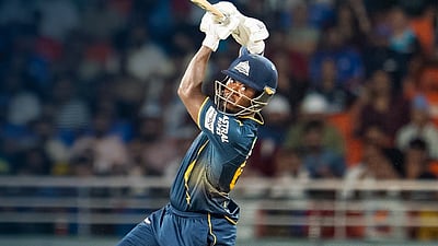 மே.இ.தீவுகள் ஆல்ரவுண்டரை மும்பை இந்தியன்ஸுக்கு விற்ற குஜராத் டைட்டன்ஸ்!