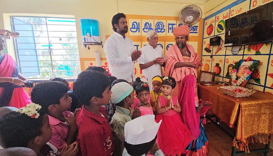 சிவகங்கை பள்ளிகளில் குழந்தைகள் தின விழா