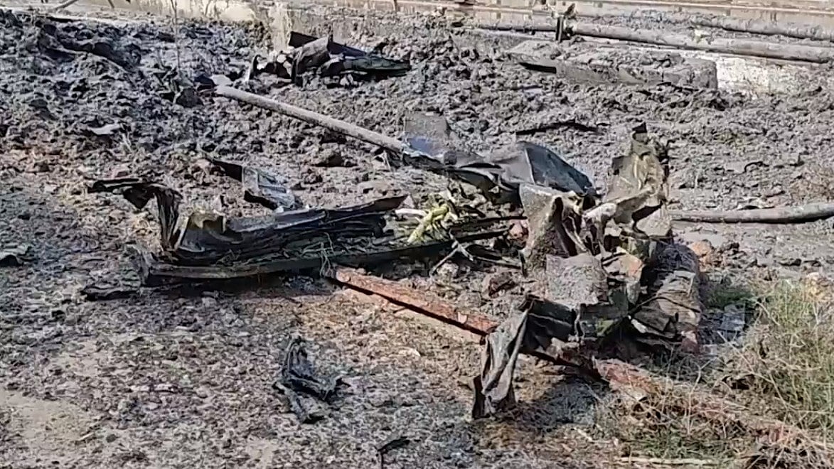 தாம்பரம் அருகே பயிற்சி விமானம் விபத்து: விமானப்படை விளக்கம்!