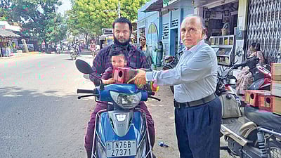 சிட்டுக்குருவிகளைக் காப்போம்!